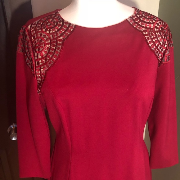 Stunning red dress - Picture 4 of 8